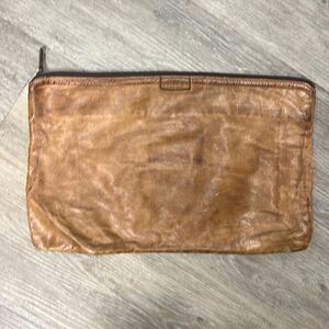 BRAND NEW - Leather Laptop Case / Pouch - Brown Leather - Zipper Closure